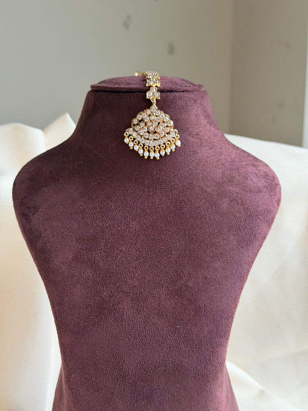 Nive- Butterfly Design Impoum Tikka with Pearl Beads