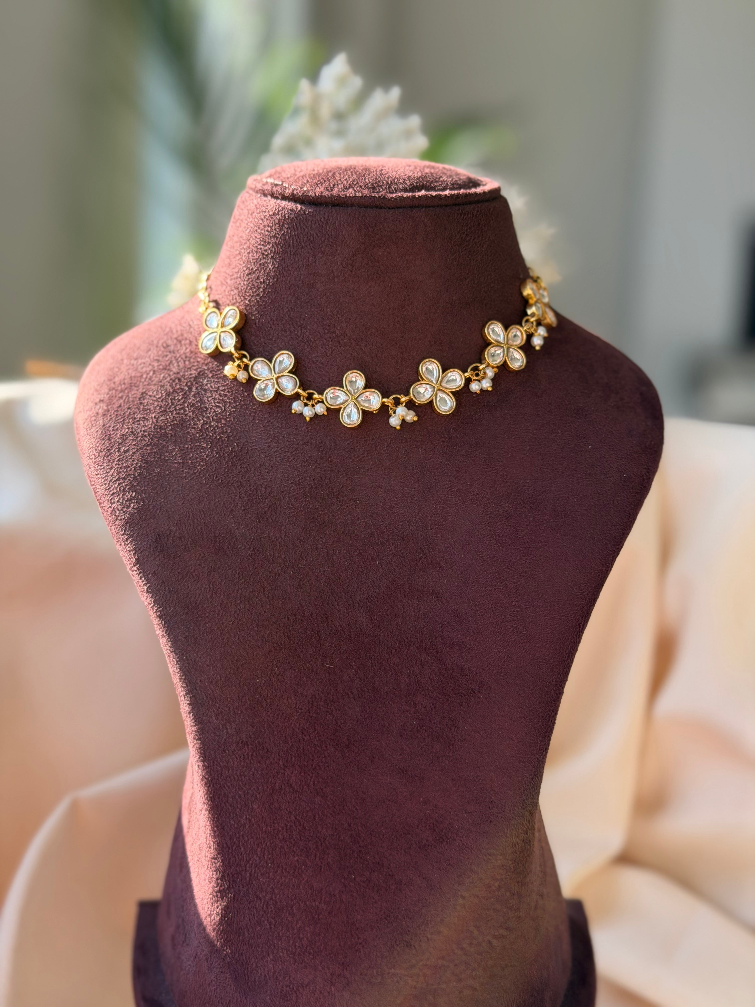 White Kundan Choker