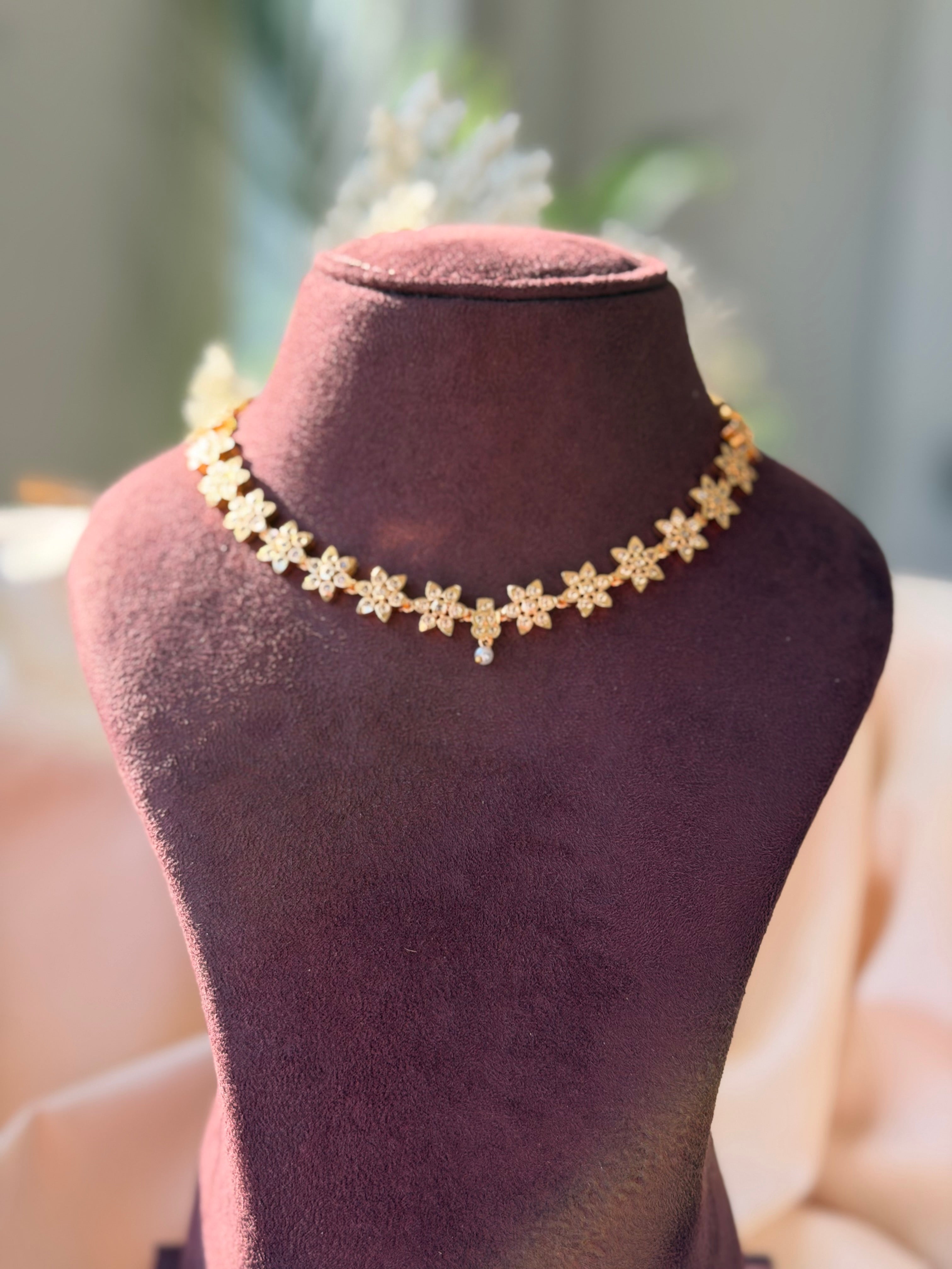 Star shape Necklace with pearl Beads