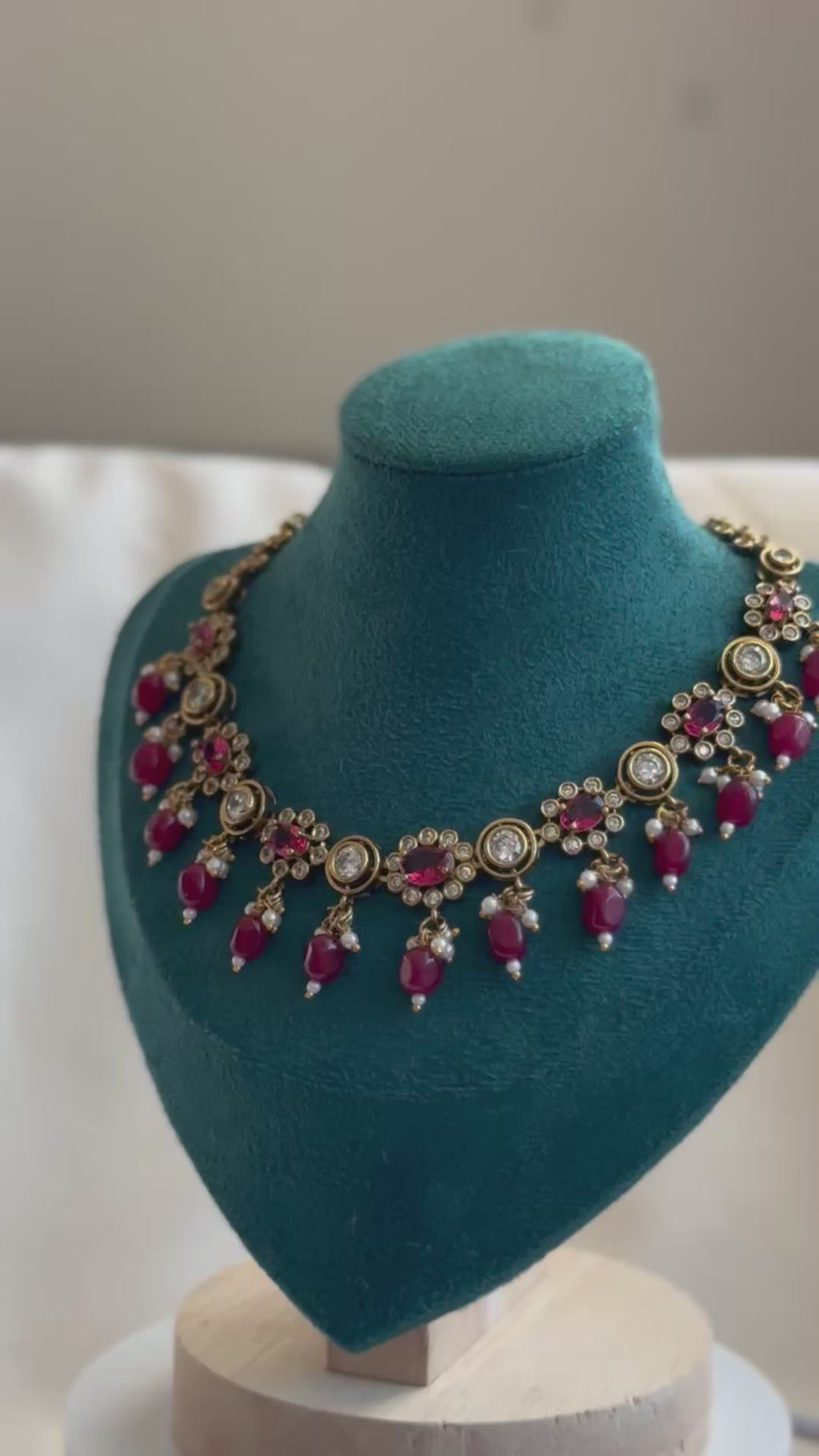 Victorian Short / Chocker Necklace set with Red Beads