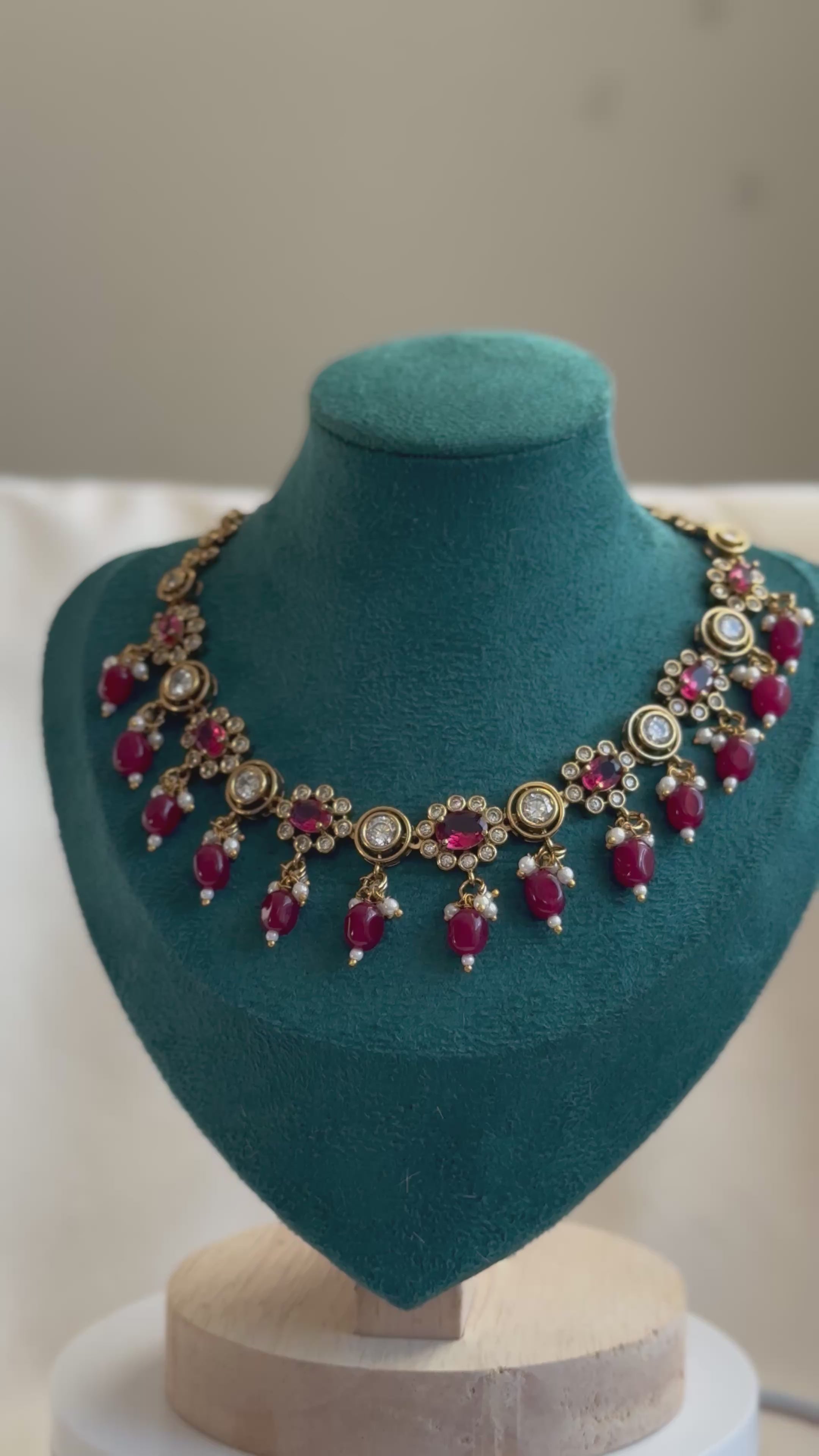 Victorian Short / Chocker Necklace set with Red Beads